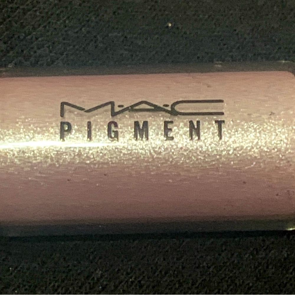 MAC Cosmetics Pigment